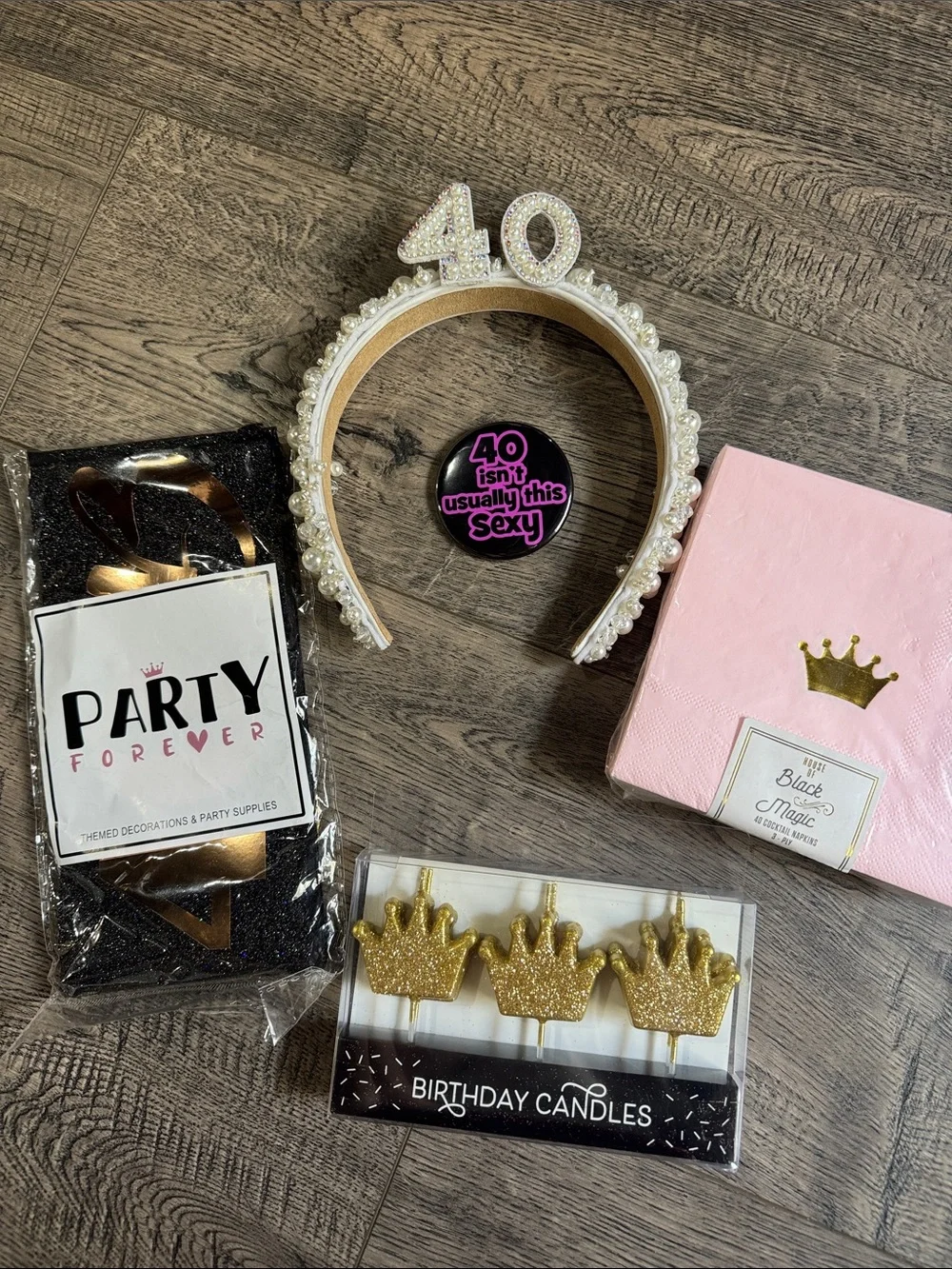 Assorted 40th Birthday Party Supplies